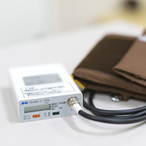 新浦安医院の診療設備 24時間血圧計の写真